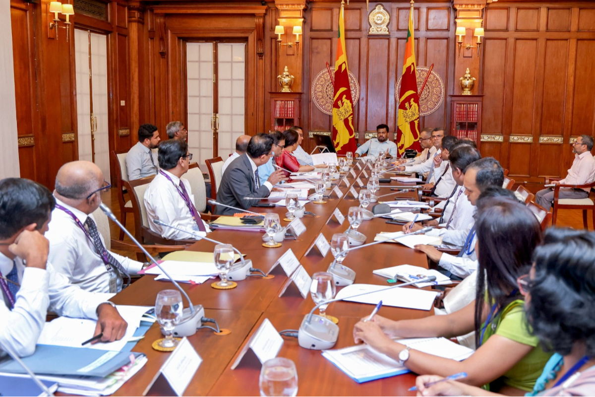 வெளிநாட்டில் பணிபுரியும் ஊழியர்களுக்கான சலுகைகள் : அநுரவின் முக்கிய அறிவிப்பு | Govt Assistance For Sri Lankan Migrant Workers வெளிநாட்டில் பணிபுரியும் ஊழியர்களுக்கான சலுகைகள் : அநுரவின் முக்கிய அறிவிப்பு | Govt Assistance For Sri Lankan Migrant Workers