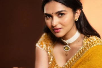 கயாடு லோஹர் அழகிய போட்டோஷூட்