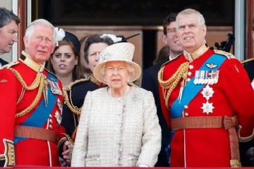 இந்திய யோகா குருவுக்கு ஊதியம் அளிக்க மறுத்த பிரிட்டன் மன்னர் சார்லஸ்