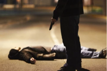 ආරවුලක් දුරදිග යාමෙන් සැමියා විසින් බිරිදව ඝාතනය කරයි...