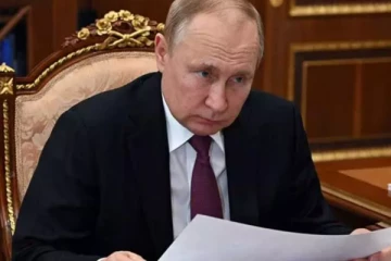 கொலை முயற்சியில் இருந்து தப்பிய ரஷ்ய ஜனாதிபதி புடின்!