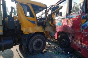 බිහිසුණු බස්-ටිපර් අනතුරක්..12ක් රෝහල් ගත කෙරේ..(PHOTOS)