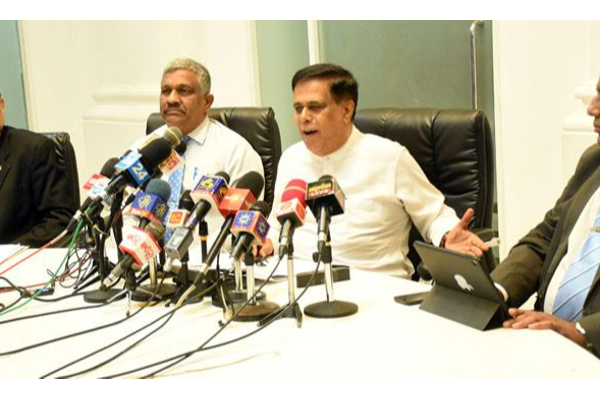 ரஷ்ய பயணிகள் வானுார்தி விடுவிக்கப்படலாம்! நம்பிக்கை வெளியிடும் இலங்கை அரசாங்கம்! | Minister Holds Discussions