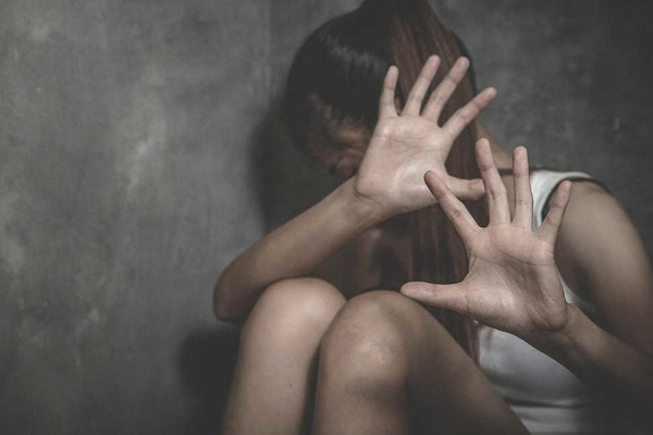 ஒரு நாளில் 10 முதல் 15 ஆண்கள்... வலுக்கட்டாயமாக ஸ்பாவில் சிறுமிக்கு நேர்ந்த கொடூரம்! | Gangrape In Spa Centre Haryana ஒரு நாளில் 10 முதல் 15 ஆண்கள்... வலுக்கட்டாயமாக ஸ்பாவில் சிறுமிக்கு நேர்ந்த கொடூரம்! | Gangrape In Spa Centre Haryana