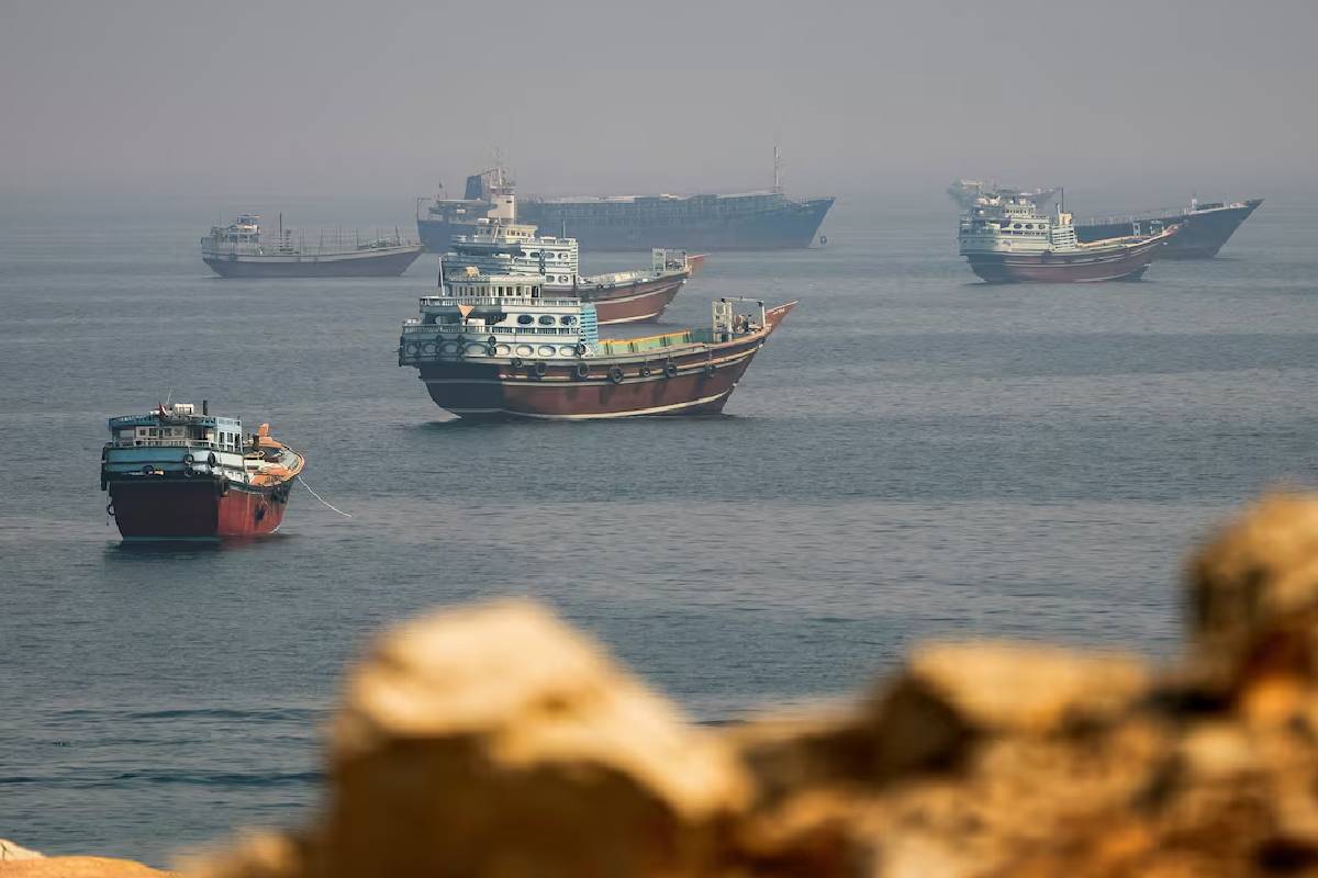 ஹோர்முஸ் நீரிணையில் சவூதி அரேபியாவின் இரு பிரம்மாண்டக் கப்பல்கள் மீது தாக்குதல் | Attack On Two Massive Saudi Arabian Ships Hormuz ஹோர்முஸ் நீரிணையில் சவூதி அரேபியாவின் இரு பிரம்மாண்டக் கப்பல்கள் மீது தாக்குதல் | Attack On Two Massive Saudi Arabian Ships Hormuz