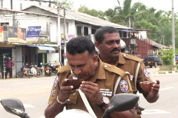 முள்ளிவாய்க்கால் கஞ்சி குடித்த பொலிஸாருக்கு உள்ளக விசாரணை(Photo)