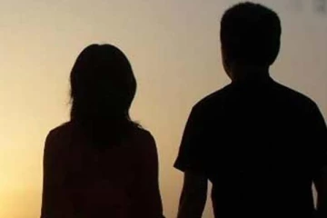 தகாத உறவு.. 33 நாட்கள் கணவனை கோமாவுக்கு அனுப்பி கொன்ற மனைவி!