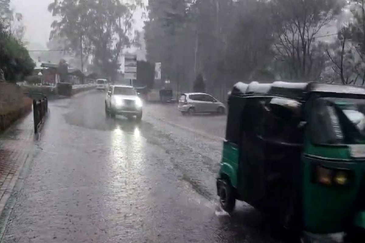 நுவரெலியாவில் திடீரென பலத்த இடியுடன் கூடிய மழை; மக்கள் மகிழ்ச்சி | Heavy Thunder Showers Rains Nuwara Eliya