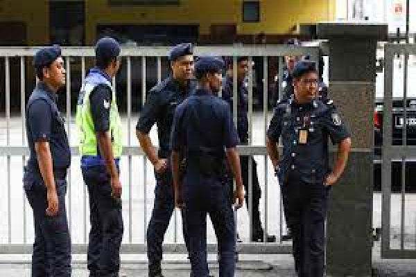 வெளிநாடொன்றில் கைது செய்யப்பட்ட இலங்கையர் | Sri Lankan Two Malaysians Nabbed In Heroin Bust
