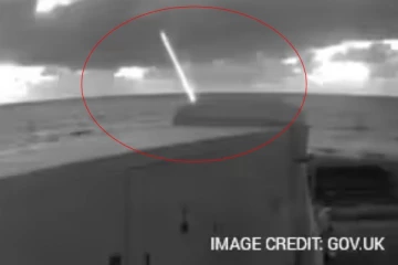 வெற்றியடைந்த டிராகன்ஃபையர் லேசர் ஆயுத சோதனை: வலுவடையும் ராயல் கடற்படை: சோதனை வீடியோ