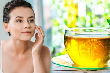 சருமப் பிரச்சனைகளுக்கு தீர்வாகும் க்ரீன் டீ! எப்படி பயன்படுத்தணும்?