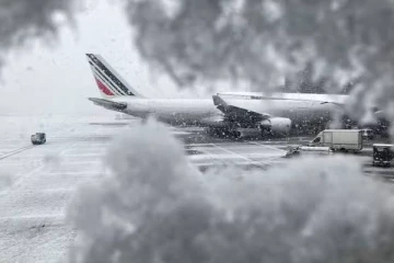 பிரான்ஸில் பல விமான சேவைகள் இரத்து