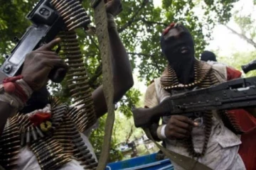 கிராமங்களுக்குள் புகுந்து மக்கள் மீது கொடூர தாக்குதல்: 43 பேருக்கு நேர்ந்த சோகம்