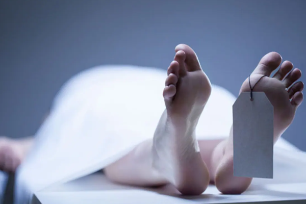 விடுதி ஒன்றில் கண்டெடுக்கப்பட்ட பெண்ணொருவரின் சடலம் | Dead Body Of A Woman Found In A Hotel