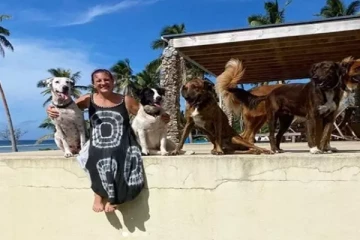 சுனாமியில் இருந்து   நாய்களை மீட்க சென்ற  இங்கிலாந்து பெண் பரிதாப உயிரிழப்பு