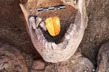 2000 ஆண்டுகள்; தங்க நாக்குகளுடன் மம்மிகள் கண்டுபிடிப்பு - ஆராய்ச்சியாளர்கள் வியப்பு!