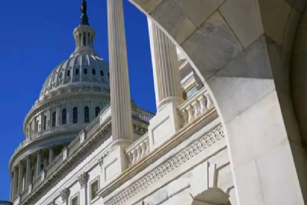 டிரம்பின் வரிகள் சரித்திரம் எழுதும் ; தீர்ப்பை மீண்டும் ஒத்திவைத்த அமெரிக்க உச்ச நீதிமன்றம் | Us Supreme Court Postpones Trump Tax Ruling Again