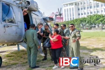 ரம்பொடையில் சிக்கி தவித்த வெளிநாட்டு சுற்றுலா பயணிகள் பத்திரமாக மீட்பு