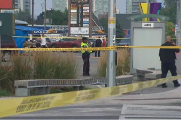 கனடாவில் 14 வயது சிறுவன் மீது துப்பாக்கிச் சூடு: இருவர் கைது