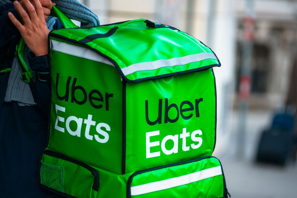 அமெரிக்காவில் டெலிவரி பாய் கண்டந்துண்டமாக வெட்டிக் கொலை! | Uber Delivery Boy Hacked To Death America