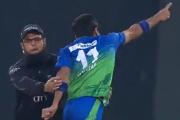 விக்கெட் எடுத்த மகிழ்ச்சியில் துள்ளி ஓடிய பவுலரை மடக்கி தடுத்த நடுவர்! வைரலாகும் வீடியோ