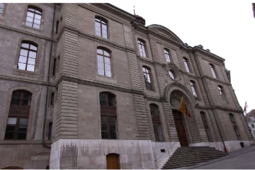 சுவிஸ் மாகாணமொன்றில் தொடர்ச்சியாக வீடுகளுக்கு தீவைத்த நபர்: நீதிபதியிடம் எழுப்பிய கேள்வி