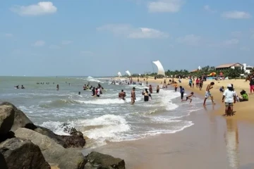 நீர்கொழும்பு கடலில் அடித்து செல்லப்பட்ட பெண்!