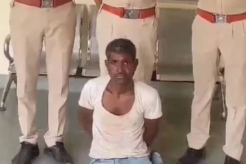 இறந்ததாக அறிவித்த அரசு - உயிரோடு இருப்பதை நிரூபிக்க நபர் செய்த செயல் -அதிர்ந்த போலீசார்!