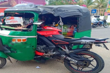 மோட்டார் சைக்கிள் விபத்து; பரீட்சைக்கு தோற்றவிருந்த மாணவன் படுகாயம்