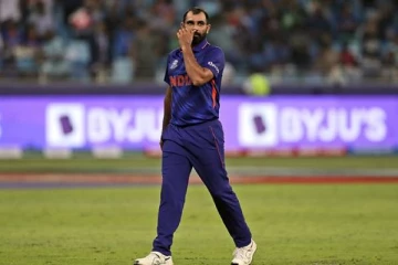 இந்தியாவின் தோல்வி: முகமது ஷமிக்கு ஆதரவாக குரல் கொடுக்கும் முன்னாள் பிரபலங்கள்