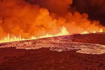ஐஸ்லாந்தில் வெடித்து சிதறிய எரிமலை