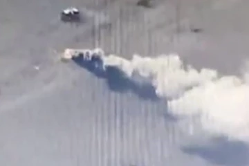 ஒரே ஒரு ஏவுகணை... வெடித்துச் சிதறும் ரஷ்ய போர் வாகனம்: அதிரவைக்கும் ஒரு காட்சி