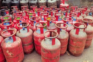 கேஸ் சிலிண்டர் விலை சரமாரி உயர்வு - எவ்வளவு பாருங்க!