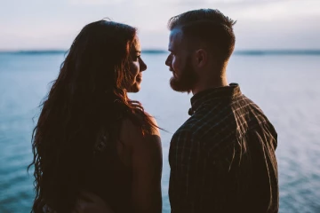 டேட்டிங், லவ் எல்லாம் ஓகே.. ஆனால் அதுமட்டும் வேண்டாம் - இளம் தலைமுறையினர் முடிவால் தவிக்கும் நாடு!