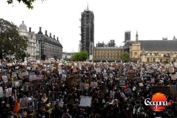 විශාල විරෝධතාවයක් - 300ක් අත්අඩංගුවට