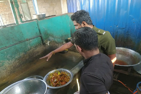 கிழக்கில் மனித நுகர்விற்கு பொருத்தமற்ற உணவுப்பொருட்கள் | Food Unfit For Human Consumption In The East
