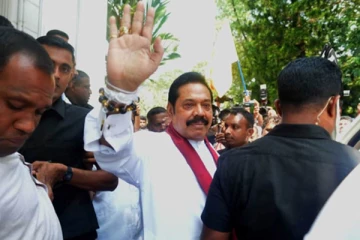 திருகோணமலையில் இருந்து வெளியேறிய மகிந்த:கொழும்புக்கு அருகில் தங்கி இருப்பதாக தகவல்