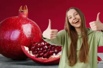 மாதுளைப்பழ பிரியர்களா நீங்கள்? சாப்பிடும் போது தவறியும் இதை மட்டும் செய்யாதீர்கள்