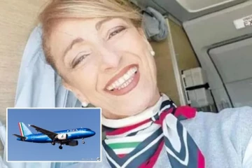 விமானத்தில் மயங்கி விழுந்து உயிரிழந்த விமான பணிப்பெண்: அதிர்ச்சியில் உறைந்த பயணிகள்