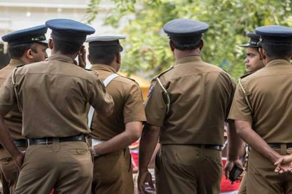 இரண்டு பொலிஸ் அதிகாரிகள் அதிரடி கைது! வெளியான பிண்ணனி | Two Police Officers Arrested For Taking Bribe