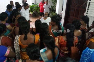 ගුරුවරියන්ගේ ඇඳුම ප්රශ්නයක් වෙයි..පිරිසක් පාසලෙන් එළියට දමයි..දින 03කට වසා දමන්නැයි විභාග කොමසාරිස් ගෙන් නියෝගයක්..