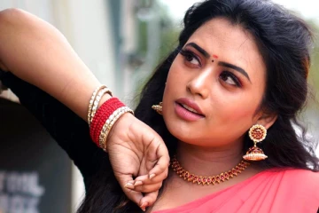 பாரதி கண்ணம்மாவிற்கு பின் பிரபல சீரியலில் வில்லியாக வந்த நடிகை ஃபரினா.. எந்த சீரியல் தெரியுமா