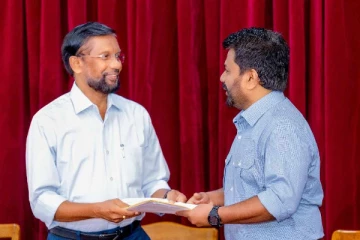 அநுர குமார வேட்பாளர் வேட்புமனுவில் கையொப்பம்