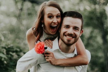 ஆண் உண்மையாகக் காதலித்தால்... இந்த அறிகுறிகள் இருக்குமாம்.