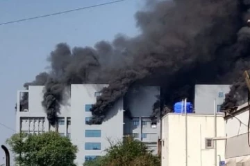 உலகின் மிகப்பெரிய கொரோனா மருந்து தயாரிக்கும் நிறுவனத்தில் திடீர் தீ விபத்து