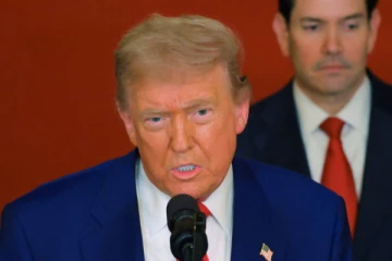 ඉරාන හමුදාව සහමුලින්ම විනාශ කරලා මුළුමනින්ම පොළොවට සමතලා කරනවා - ට්‍රම්ප් කට අරී