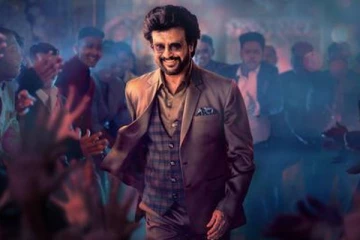 அண்ணாத்த போஸ்டருக்கு ரத்த அபிஷேகம் - சர்ச்சையில் சிக்கிய ரஜினி ரசிகர்கள் - அதிர்ச்சி வீடியோ!