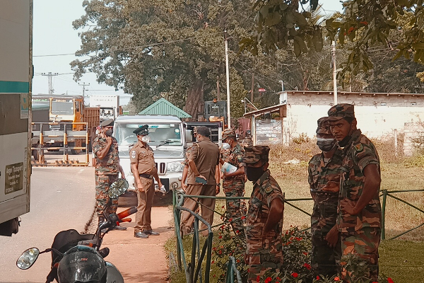 இரகசியத் தகவலையடுத்து முற்றுகையிடப்பட்ட விருந்தகம்! - ஐபிசி தமிழ்