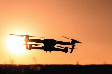 கனடாவில் திரைப்பட குழுவினரின் ட்ரோன் விமானம் மீது தாக்குதல்