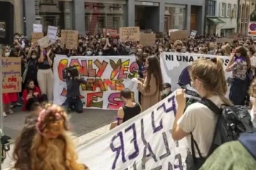 11 நிமிடம் மட்டுமே உறவு வைத்துள்ளான்.. 17 வயது சிறுவனுக்கு தண்டனையை குறைத்த நீதிபதி! கொந்தளித்த மக்கள்